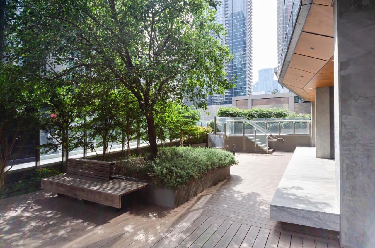 2Br Cbd Pad, City Views, Free Parking, Pool, Gym, Melbourne